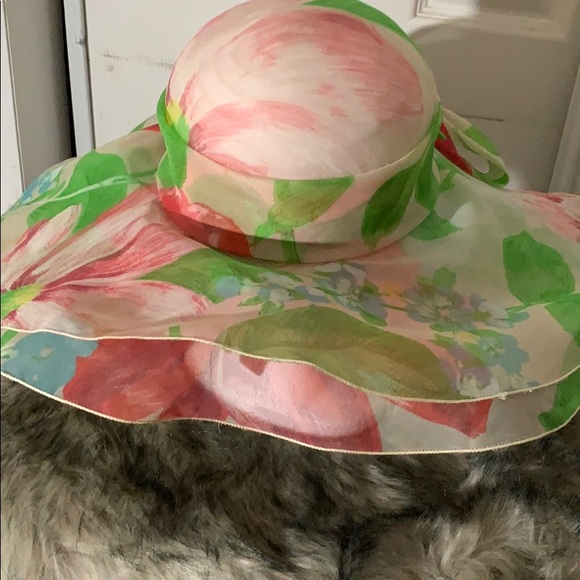 Hat - Picture 3 of 4